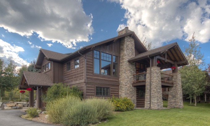 Big Sky House | Luxe Home in Big Sky Town Center - Walk to Restaurants, Shops & Events
