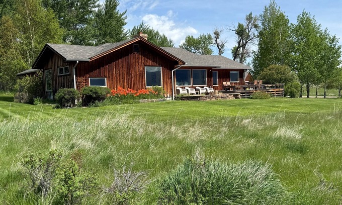 McAllister House | Meadow Creek Ranchette in McAlllister, Montana