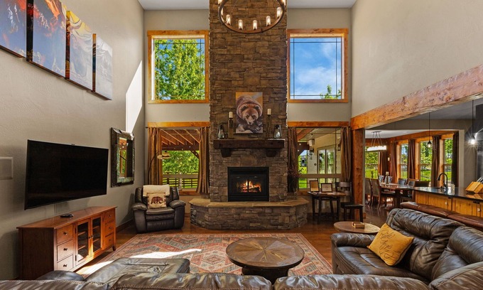 Bozeman House | Outpost Oasis- Wonderful 6 bedroom house!