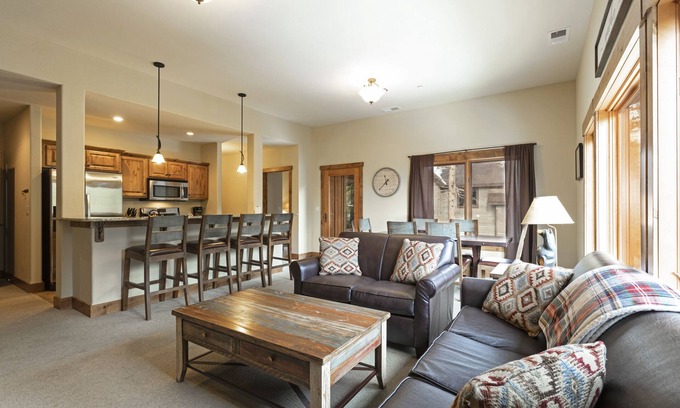 Whitefish Condo | Pines 4 bedroom condo just steps to slope! AC for those hot summer days/underground parking
