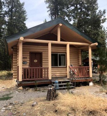 Superior House | Rustic Cabin Rental in the Tranquil Montana Wilderness near Missoula