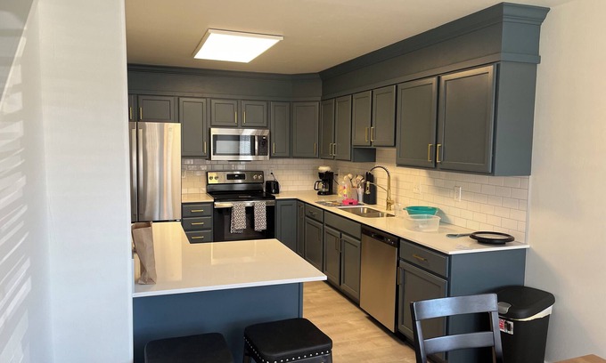 Bozeman House | Spacious 5-bedroom house in amazing Belgrade with WiFi