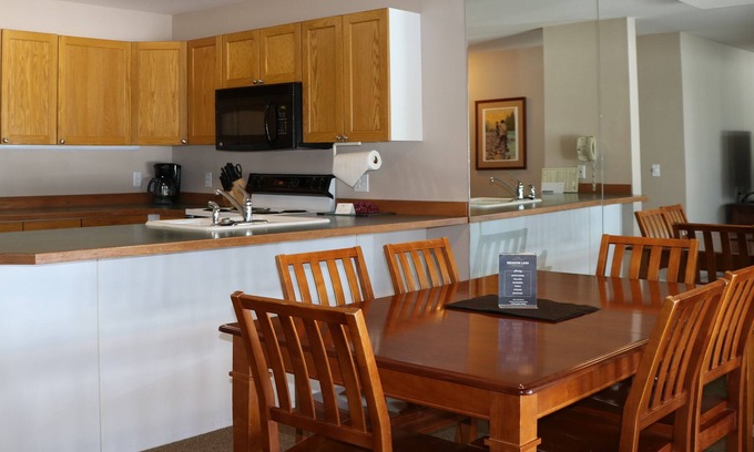 Columbia Falls Condo | Spacious Golf Front 2 Bed Condo