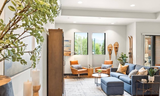 Whitefish Apartment | The Meadowlark Loft: Cozy Modern Retreat