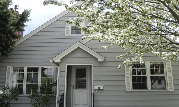 Rose Park House | Unique and Fun Bungalow in Central Missoula - close to everything!