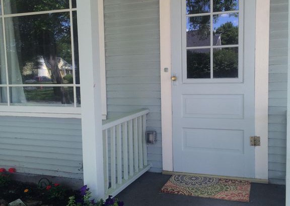 University District Cabin | University Neighborhood Cottage, Walk to UM, Trails, Parks, Cafes