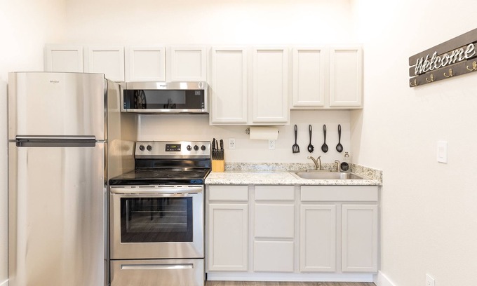 Great Falls Apartment | Updated 2 Bedroom Apartment