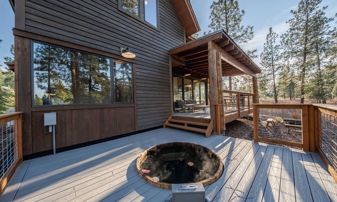 Eureka House | Wilderness Club Cabin – Sleeps 7