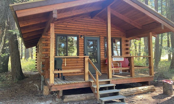 Columbia Falls Cabin | Willow Cabin at Columbia Mountain Ranch❤