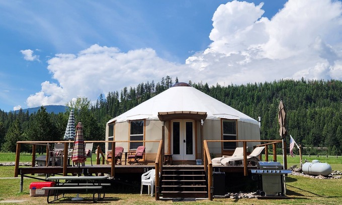 Superior Cabin | Yurt on the Clark Fork River