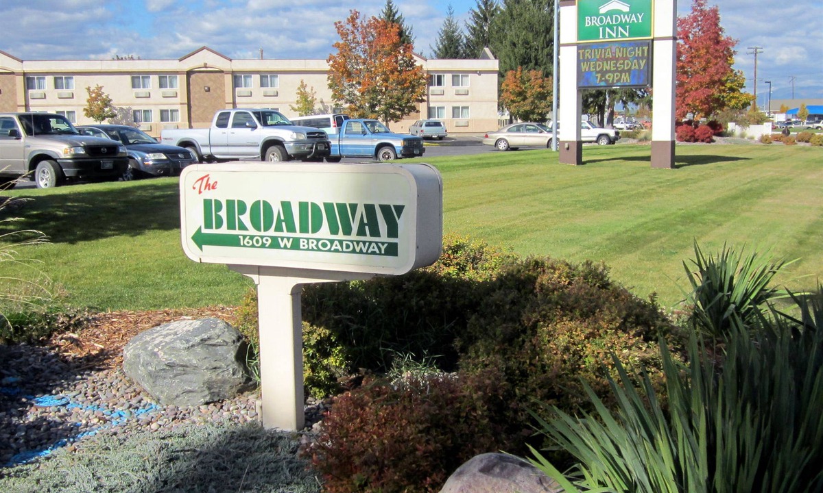 Westside Hotel | Broadway Inn Conference Center
