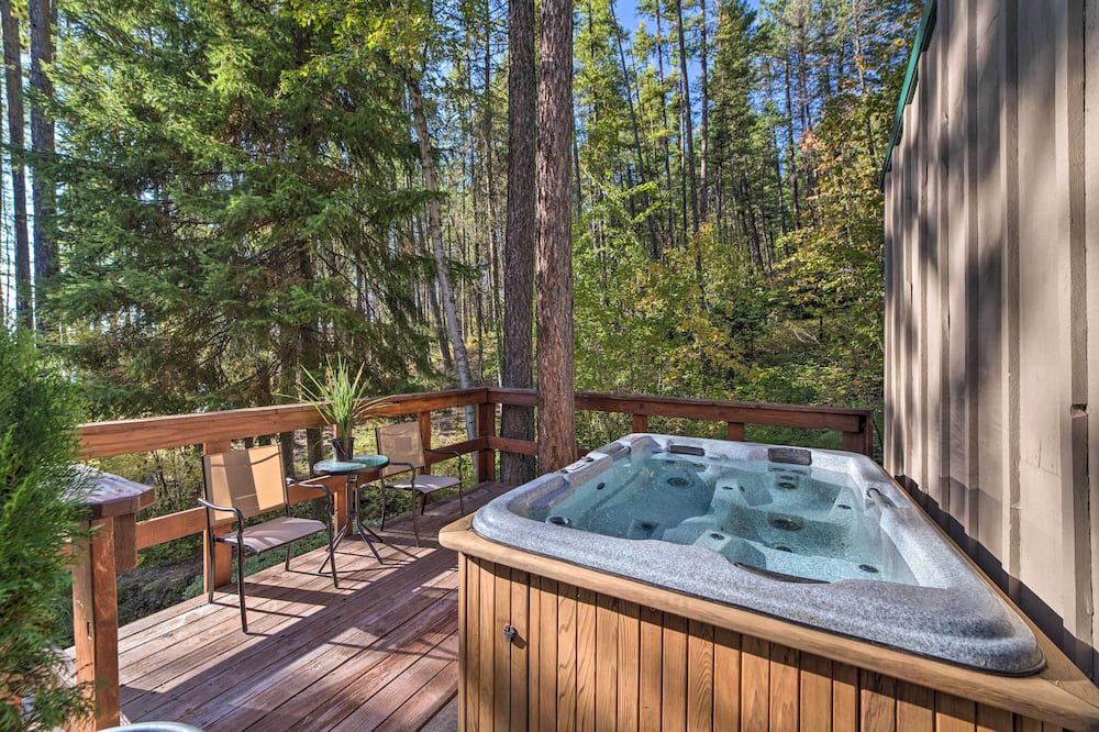 Whitefish House | Five star luxurious cabin with top of the line amenities.