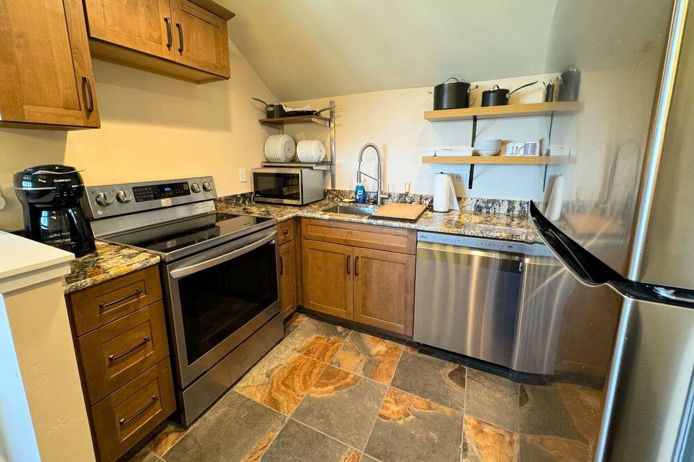 Clawson Apartment | Grand Teton Painted Pony Loft near Targhee w/AC