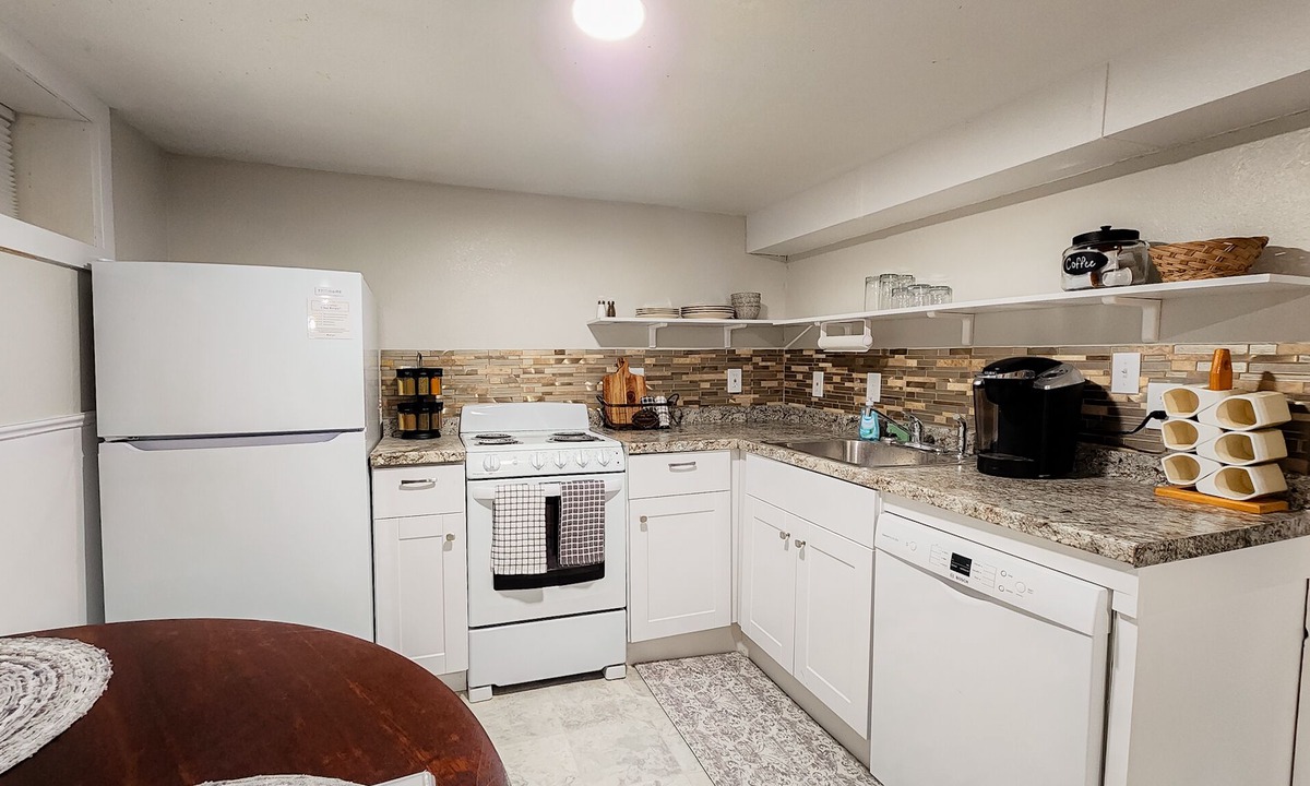 Great Falls Apartment | A Cozy Art District Studio