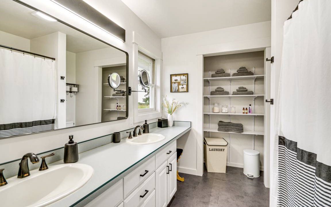 Photo of Bathroom in Roberts