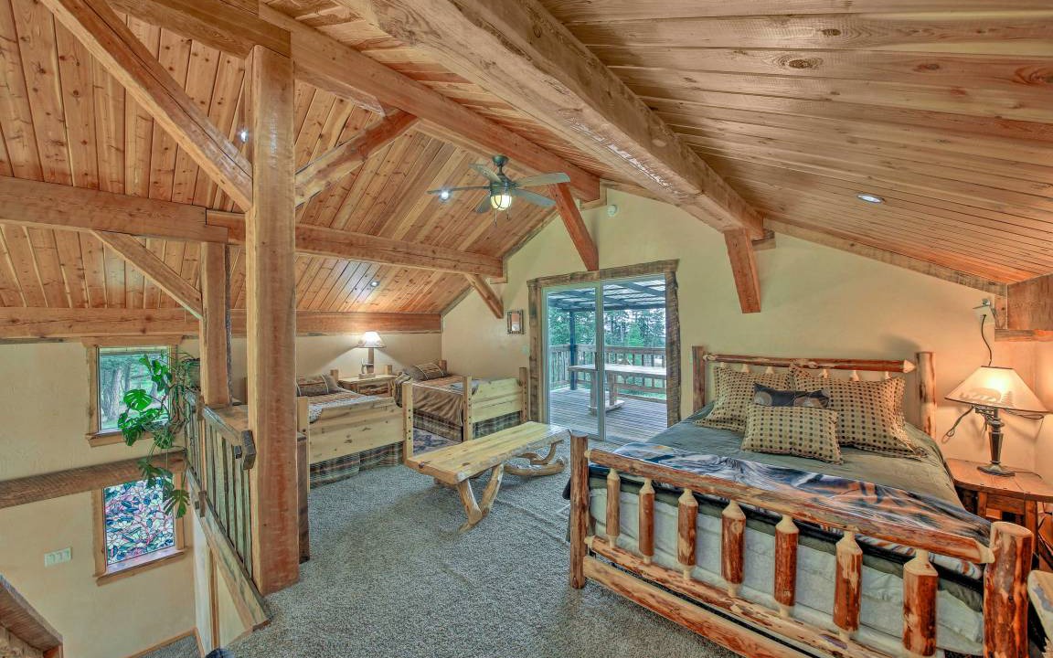 Photo of Others in Eureka