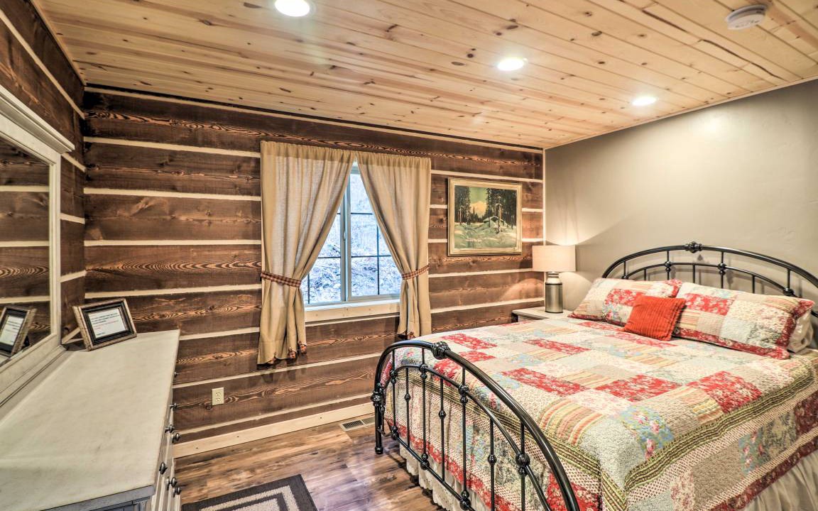 Photo of Bedroom in Columbia Falls