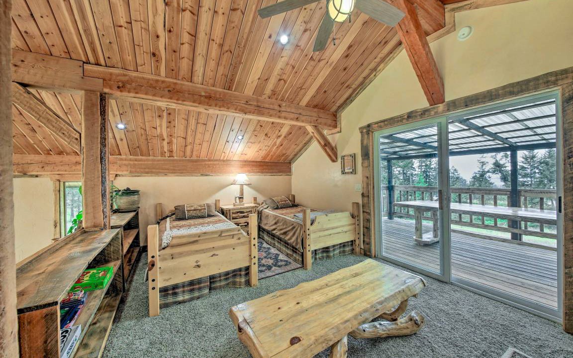 Photo of Others in Eureka