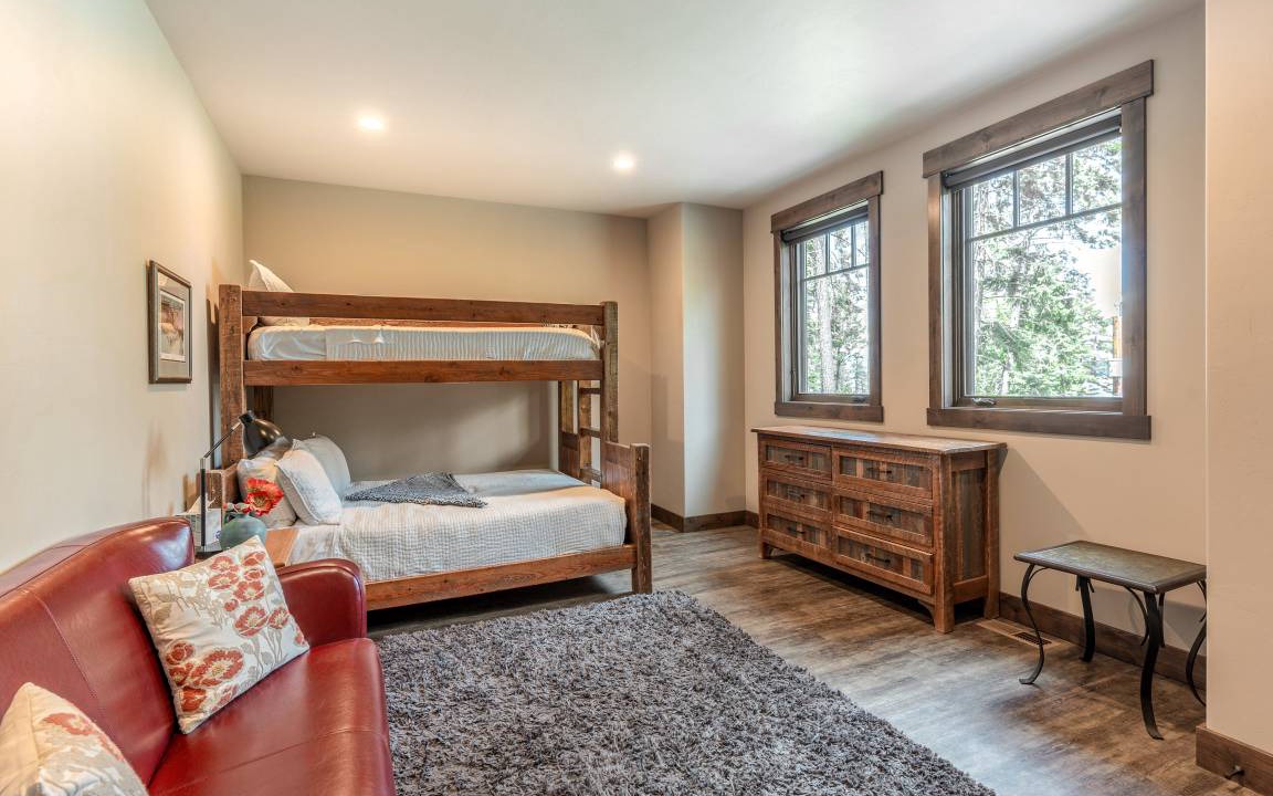 Photo of Bedroom in Lakeside