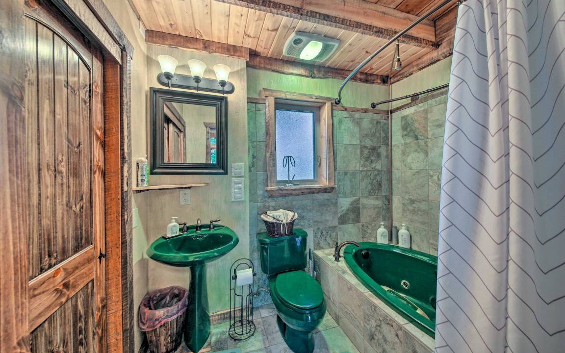 Photo of Others in Eureka