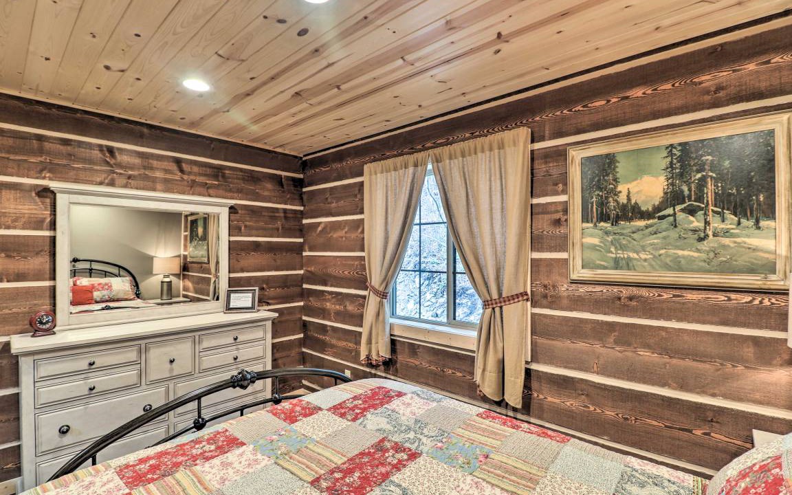 Photo of Bedroom in Columbia Falls