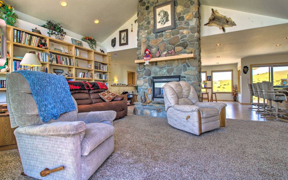 Photo of Livingroom in Sweet Grass County
