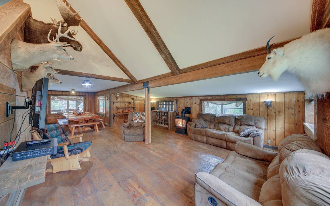 Photo of Livingroom in Trout Creek