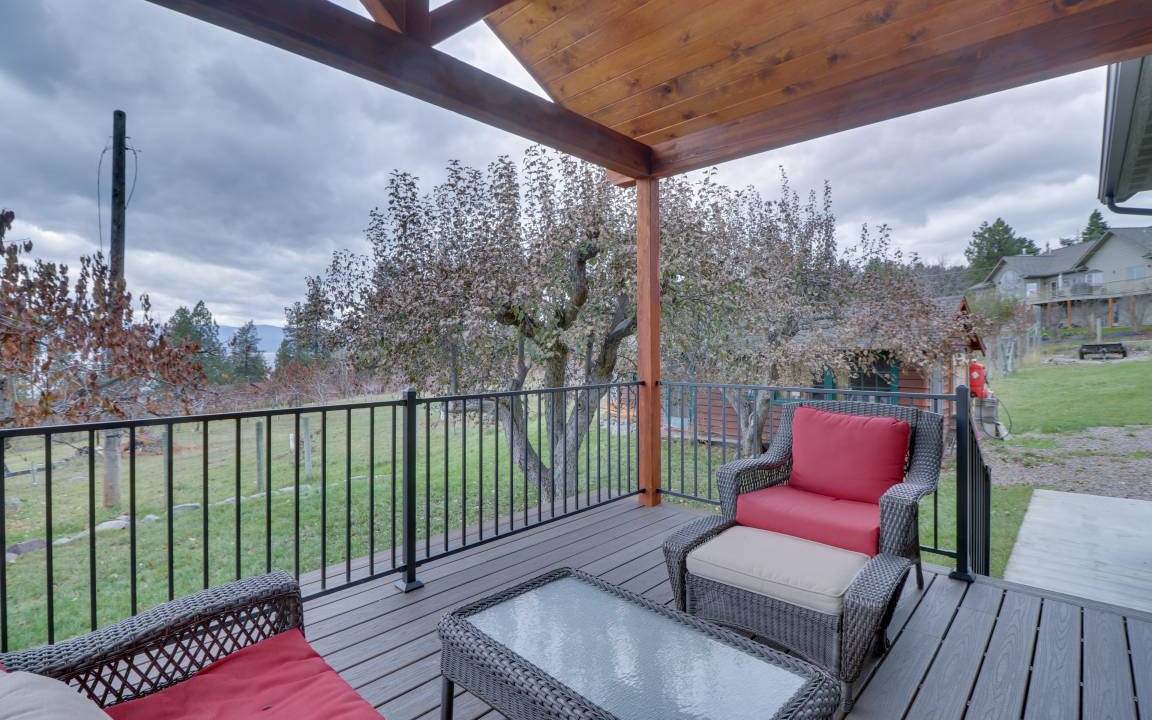 Photo of Patio Balcony in Woods Bay