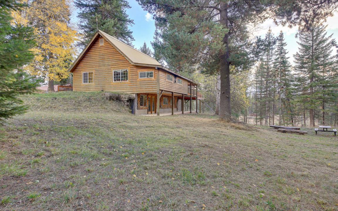 Photo of Buildings in Trout Creek
