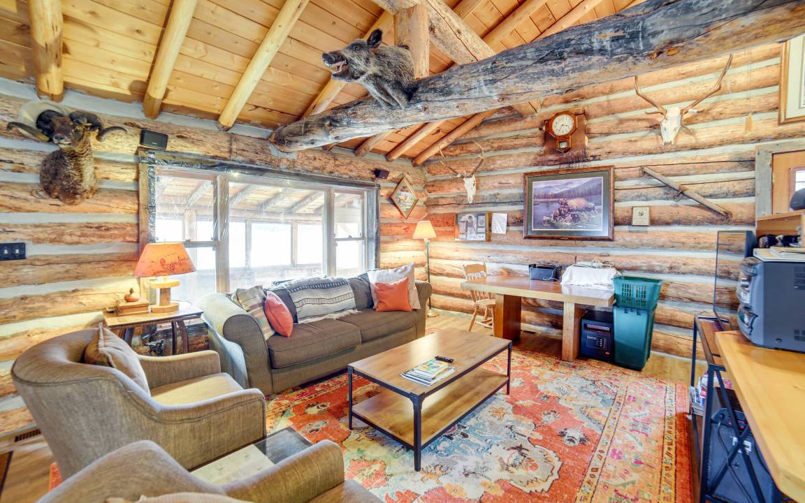 Photo of Livingroom in Big Sky