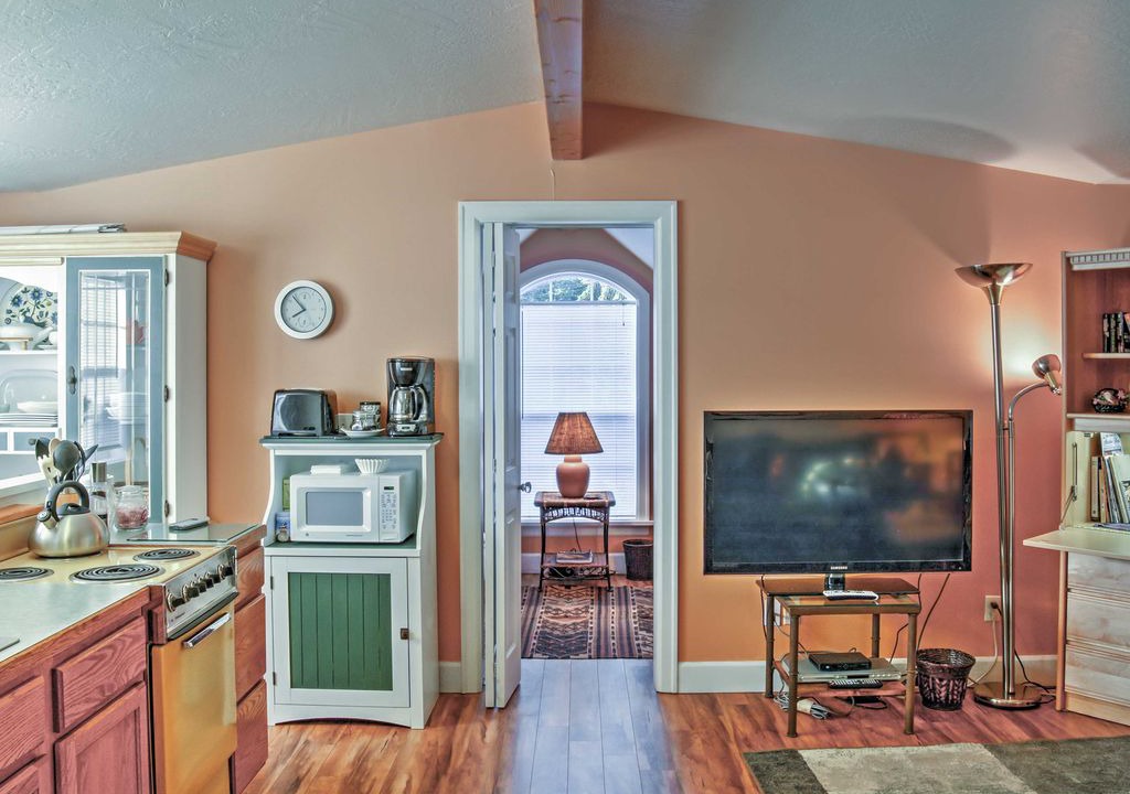 Photo of Livingroom in University District