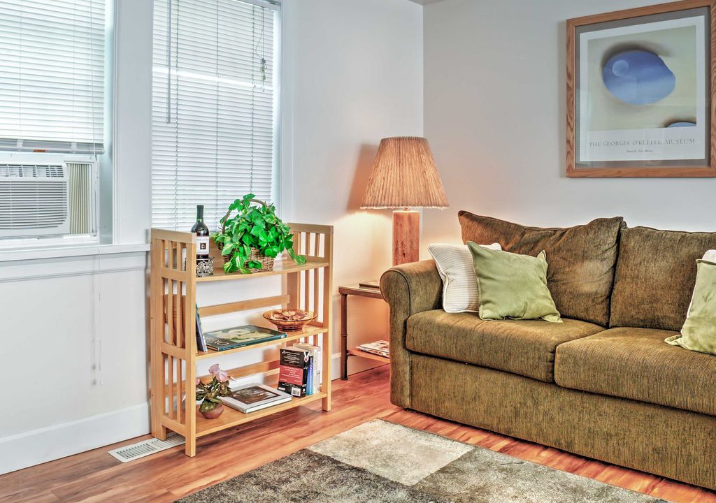 Photo of Livingroom in University District