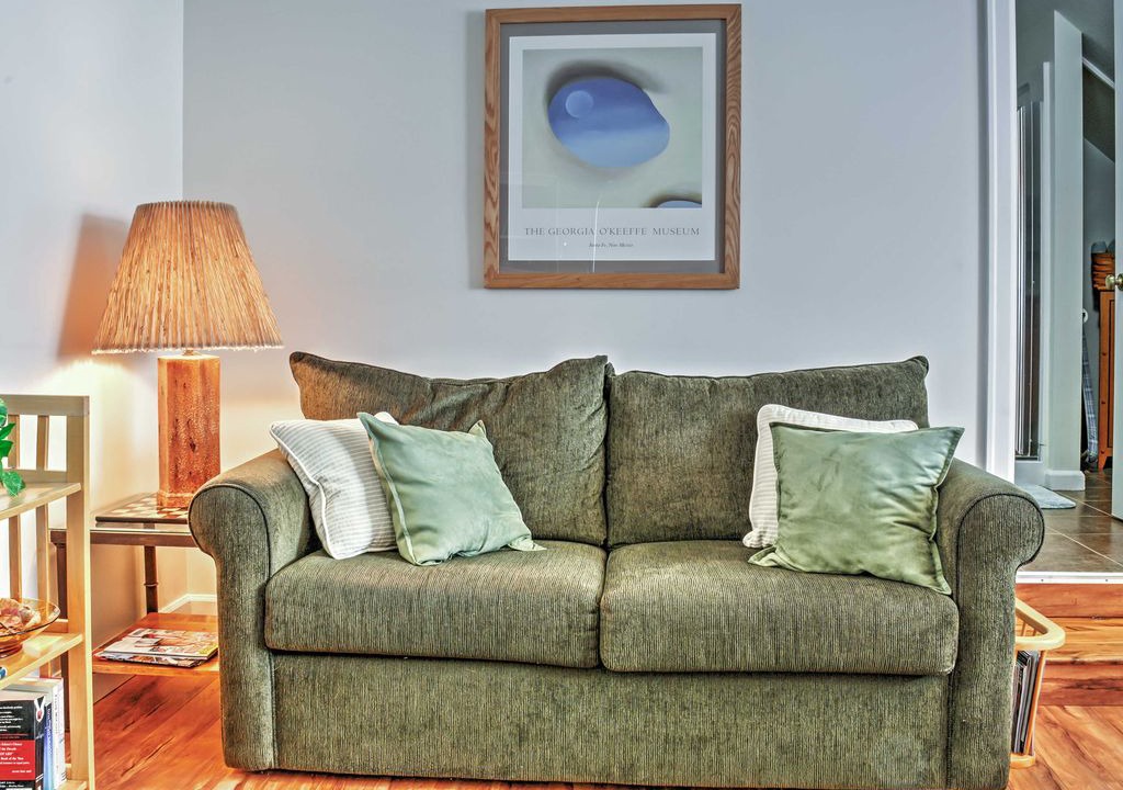 Photo of Livingroom in University District