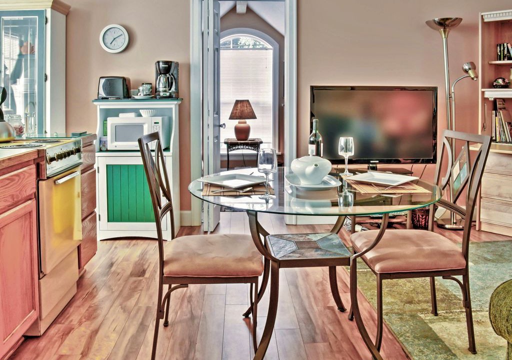 Photo of Livingroom in University District