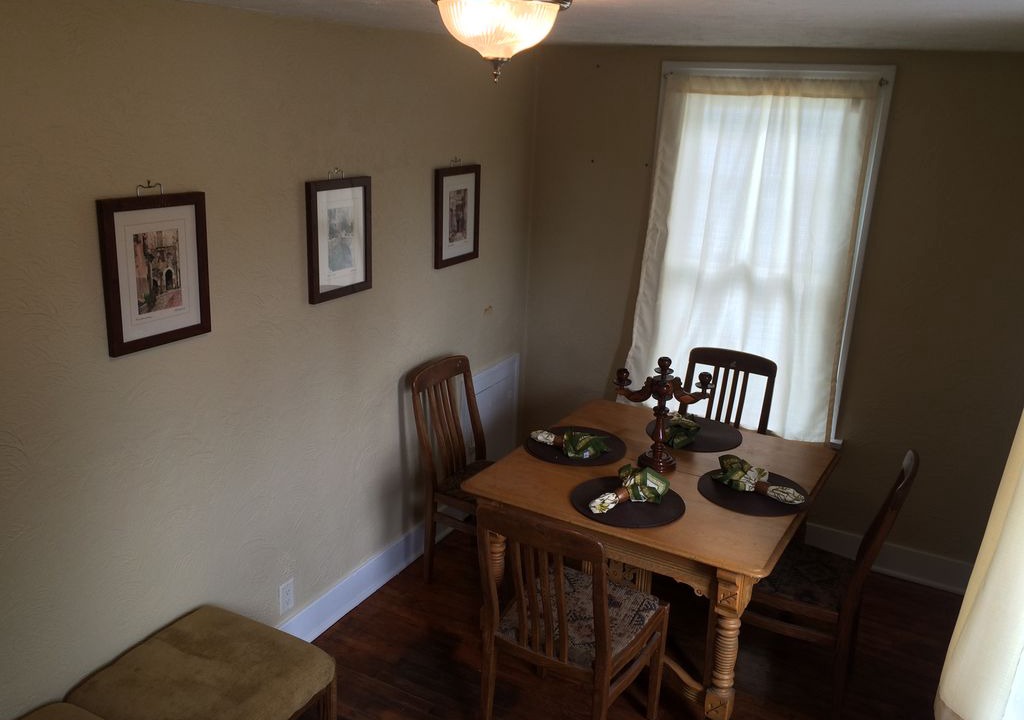 Photo of Livingroom in University District