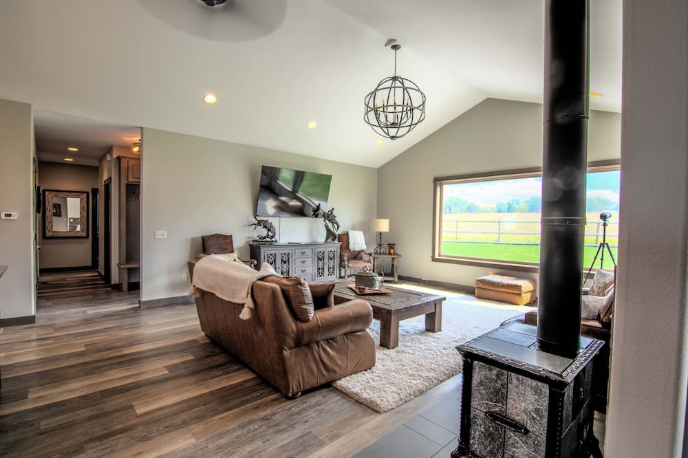 Photo of Livingroom in Livingston