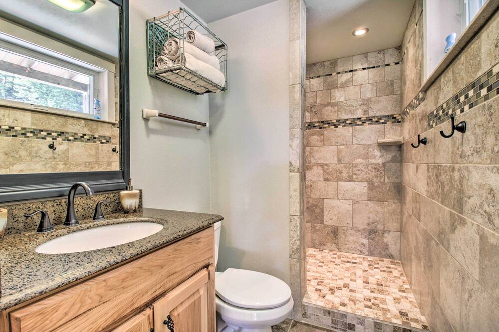 Photo of Bathroom in Helena