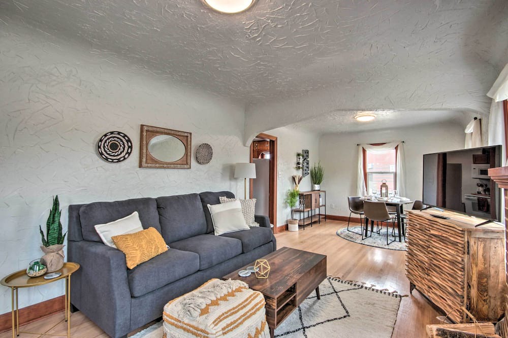 Photo of Bedroom in Laurel