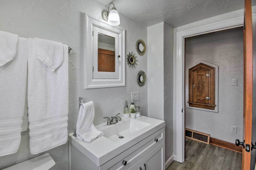 Photo of Bathroom in Laurel