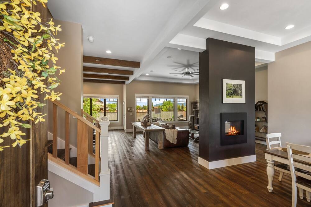 Photo of Livingroom in Bozeman