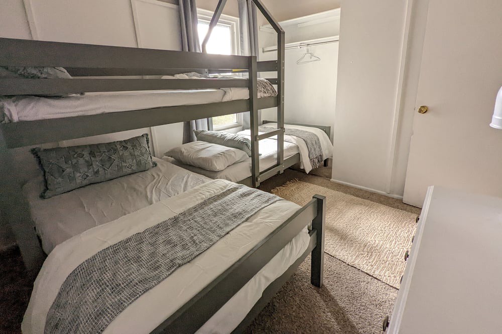 Photo of Bedroom in Suncrest