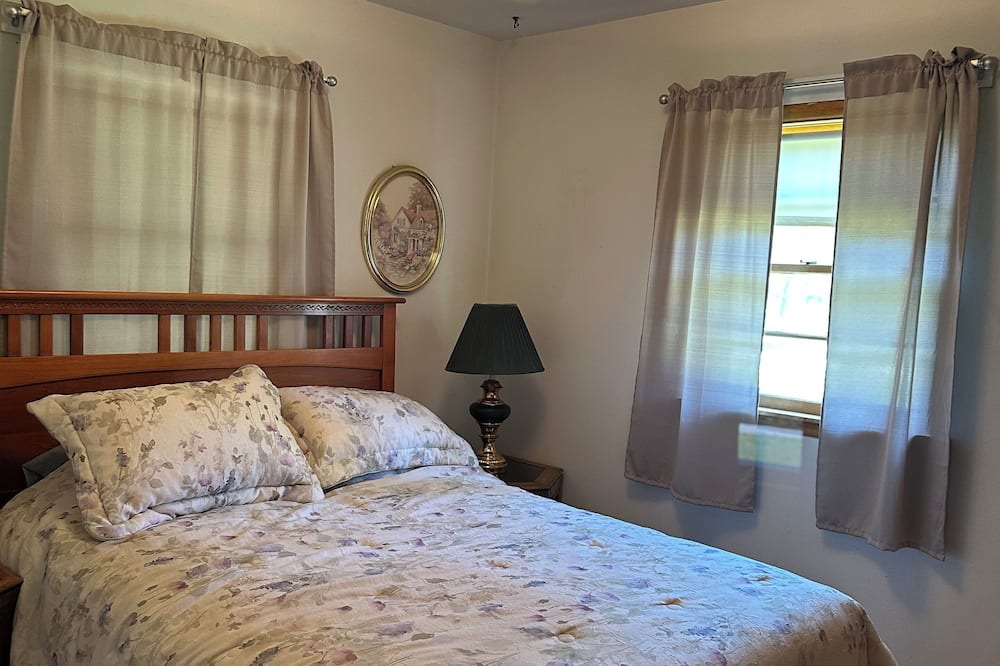 Photo of Bedroom in Thompson Falls