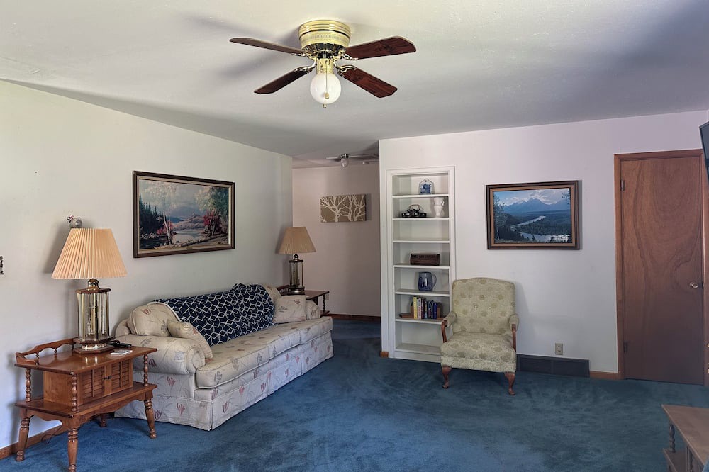 Photo of Livingroom in Thompson Falls