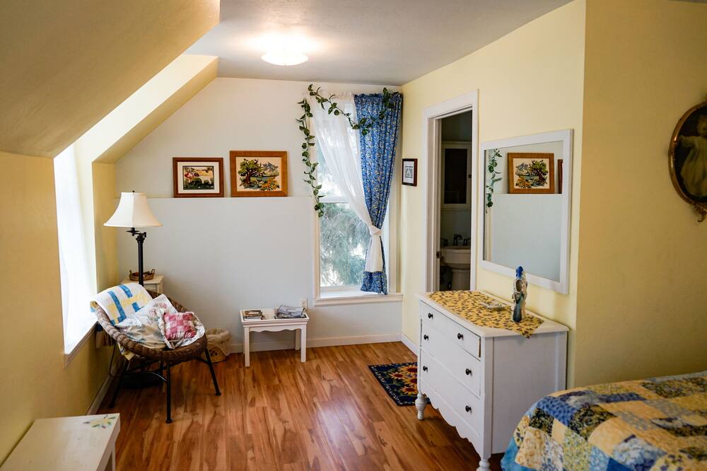 Photo of Bedroom in Twin Bridges