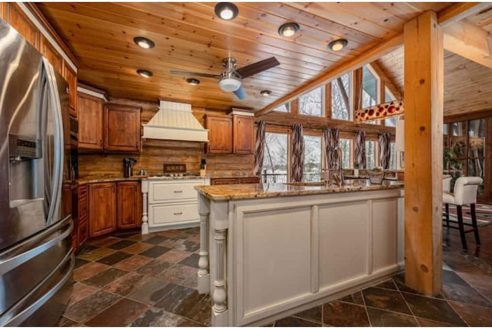 Photo of Kitchen in Cohasset