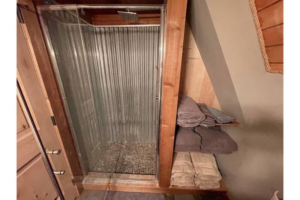 Photo of Bathroom in Heron