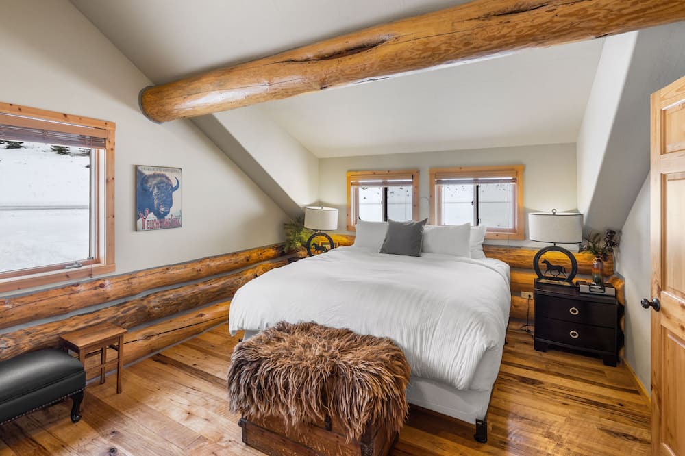Photo of Bedroom in West Yellowstone