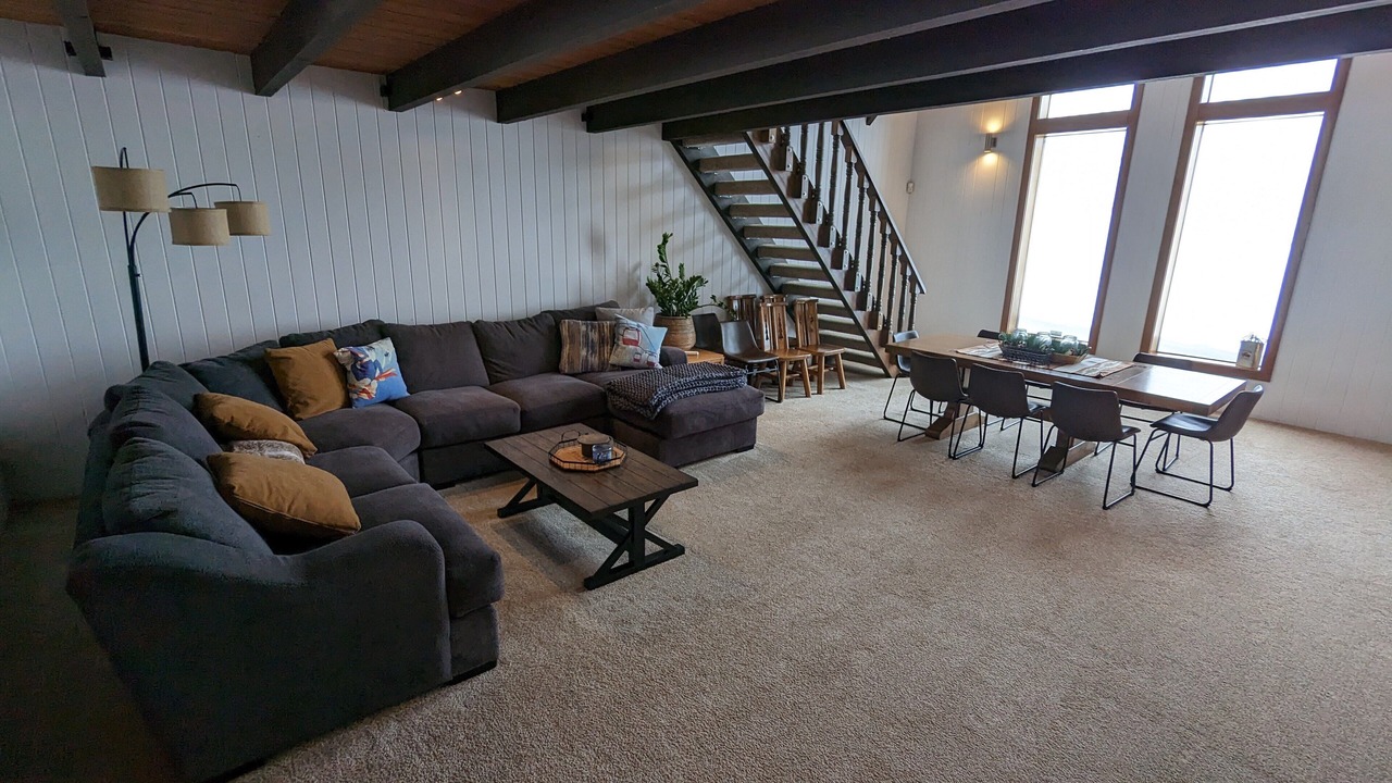 Photo of Livingroom in Silver Summit