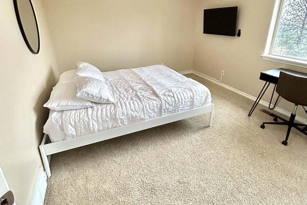 Photo of Bedroom in Mica