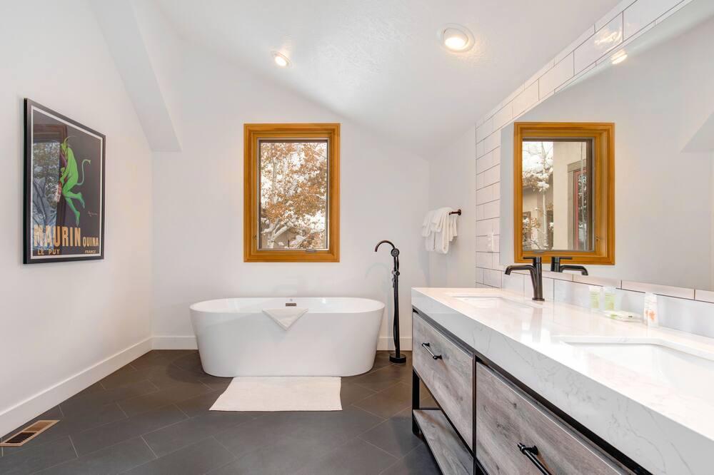 Photo of Bathroom in Park Meadows